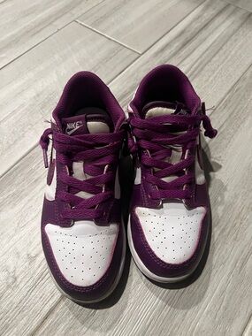 Nike Dunks Children’s White and Electric Purple Low-Top Sneakers
